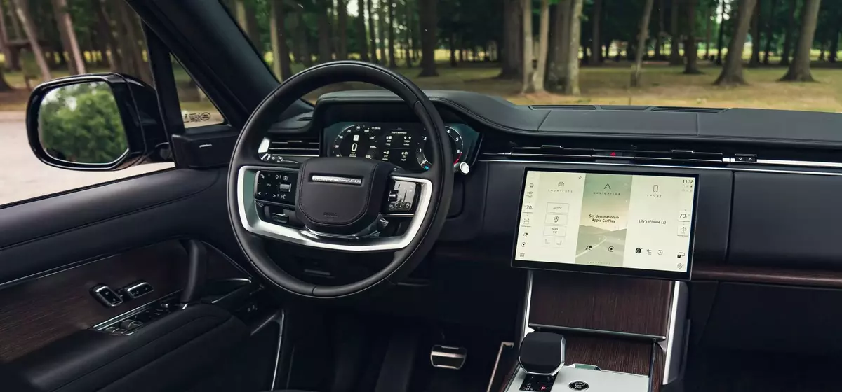 Inside the Luxurious 2026 Range Rover P400 LWB: Comfort, Tech, and Space