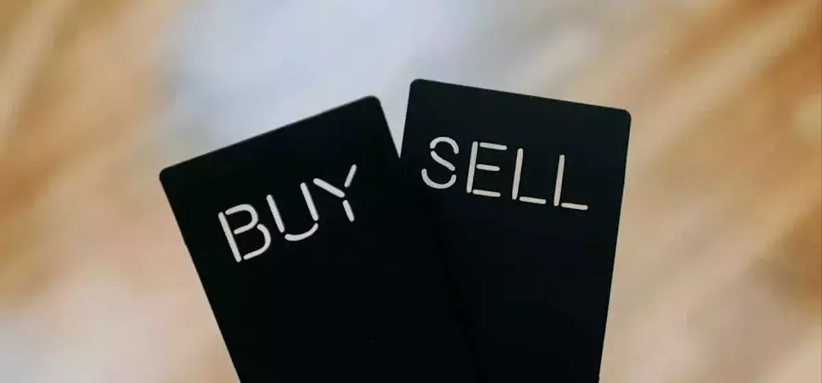 Corning Stock: A 'Buy' for AI Infrastructure Despite Post-Earnings Dip