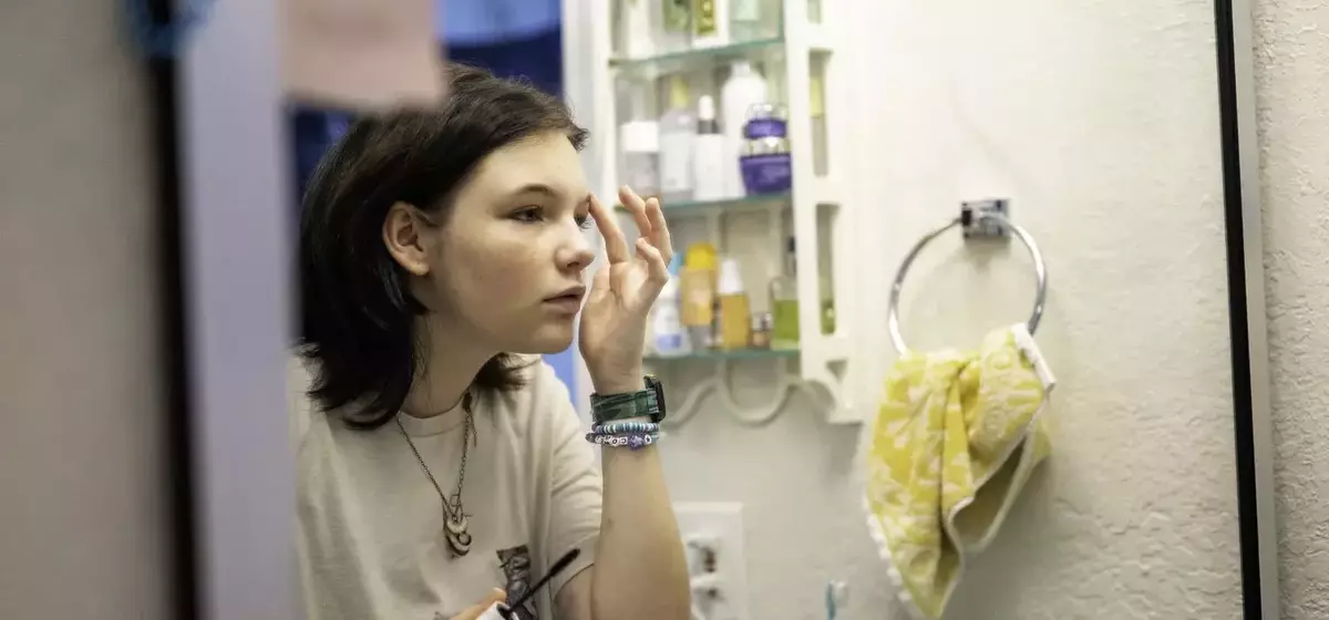 The Impact of Social Media Skincare Trends on Teenagers