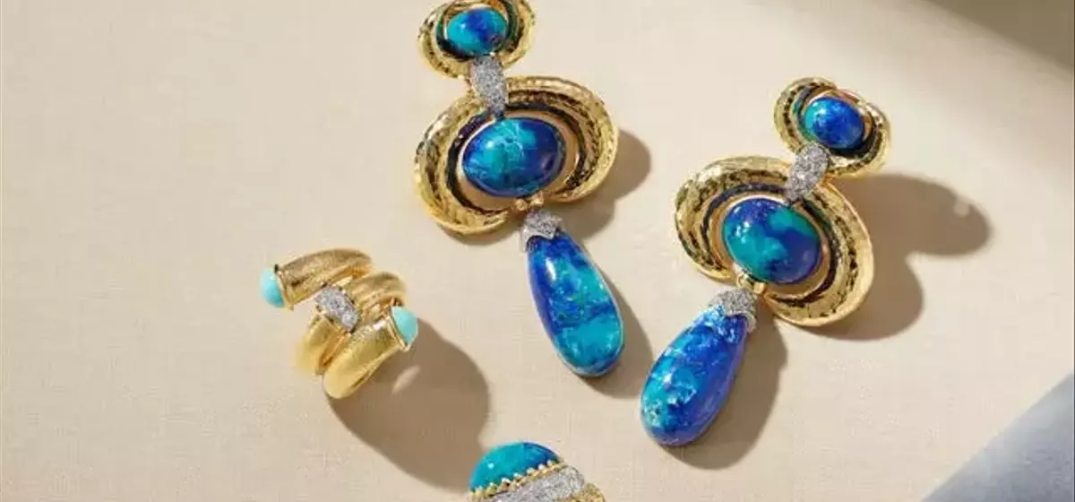 Jewelry Trends: Craftsmanship, Color, and Unique Experiences