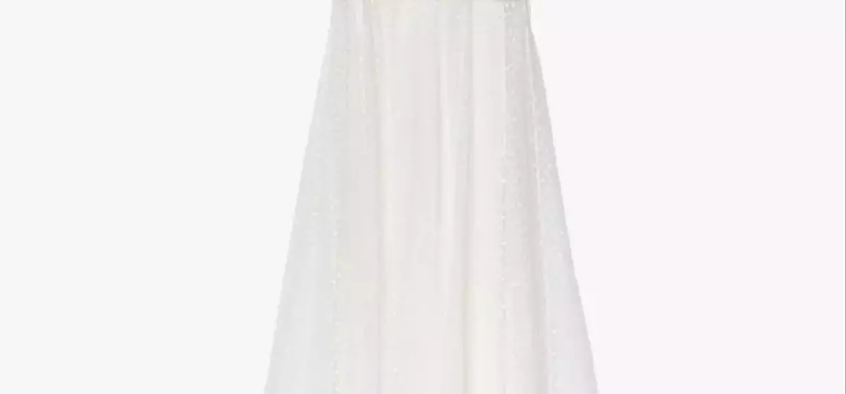 Choosing the Perfect Dress for an Intimate Outdoor Wedding