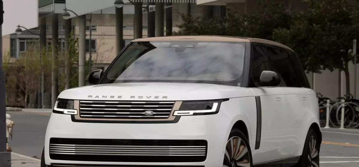 Range Rover Unveils Unlimited Customization Options for Bespoke SUVs
