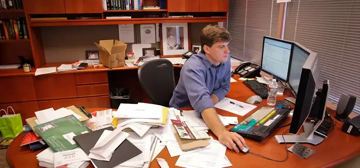 Michael Burry's Warning on Berkshire Hathaway's Investment Strategy