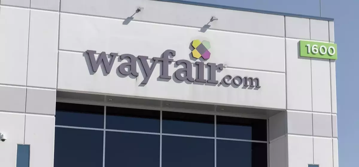 Wayfair's Strategic Shift: Omni-Channel Expansion and Financial Performance Concerns