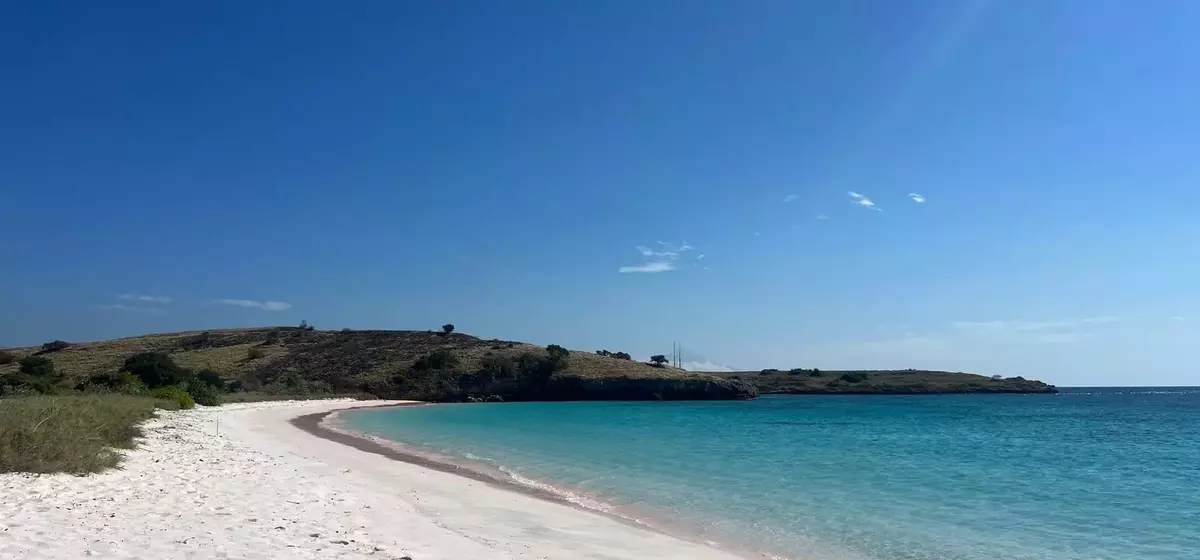 Sailing Through Komodo: A Luxurious Escape on a Traditional Phinisi