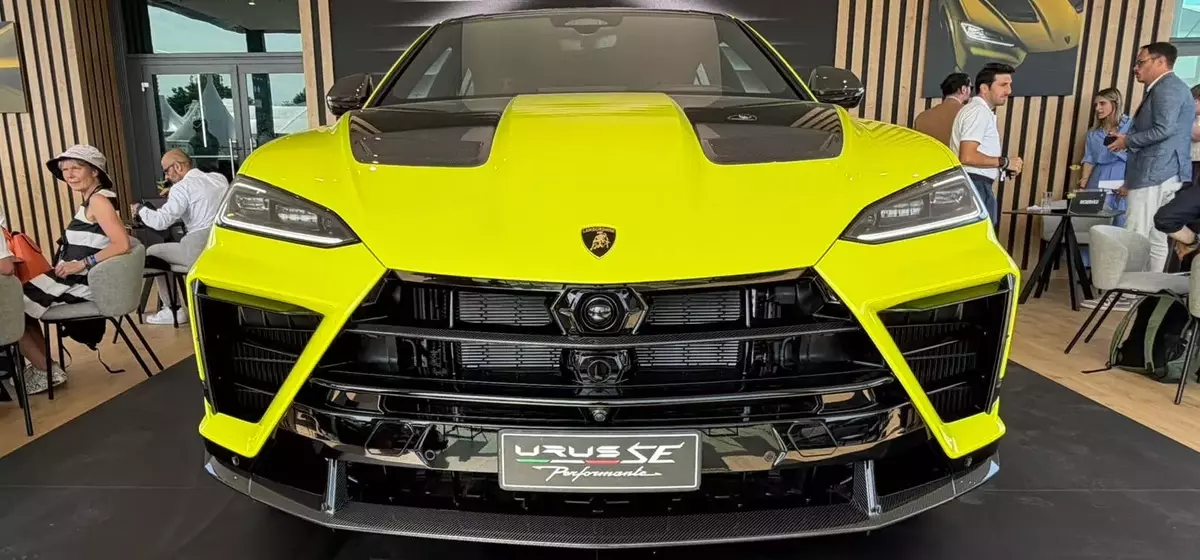Lamborghini's New Urus Performante Prioritizes Practicality Over Extreme Weight Reduction