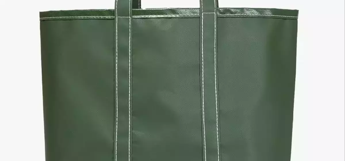 Jeremy Allen White's New Favorite Accessory: The Utility Canvas Mini Rigger Tote