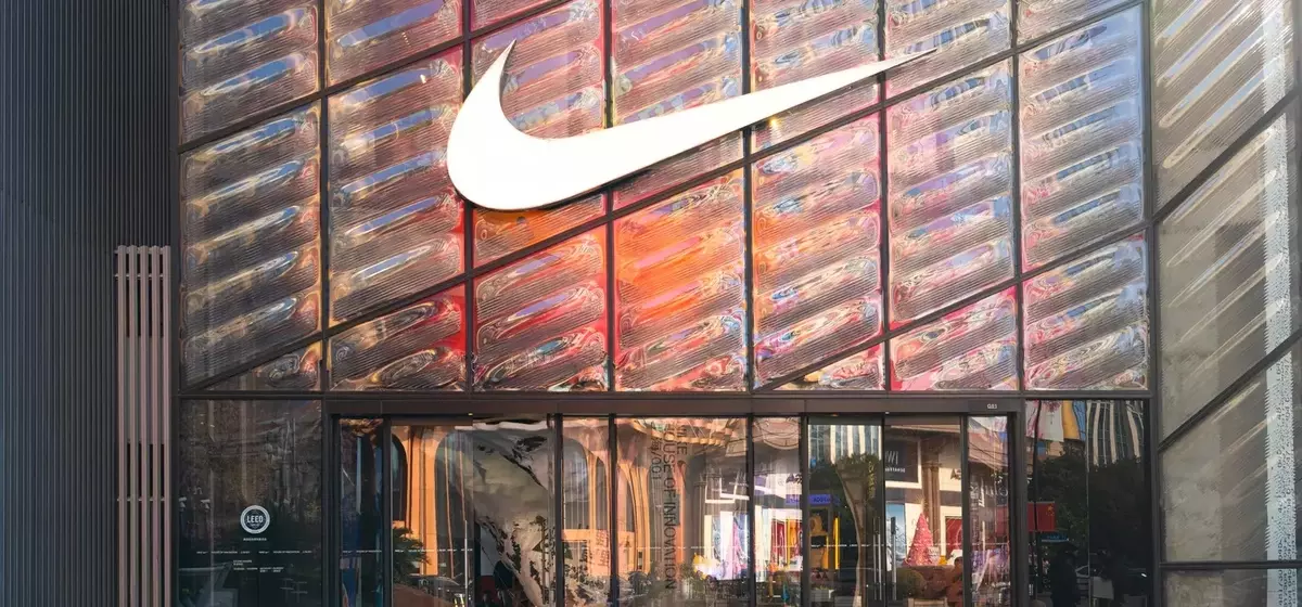 Nike's Challenges: Intense Competition and Market Share Decline