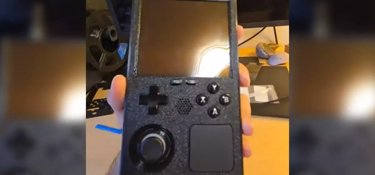 Game Boy-Inspired Steam Deck Customization: The 'Steam Boy'