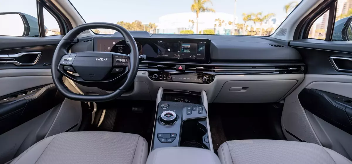 Inside the 2026 Kia Sportage Hybrid: A Look at the Updated Interior