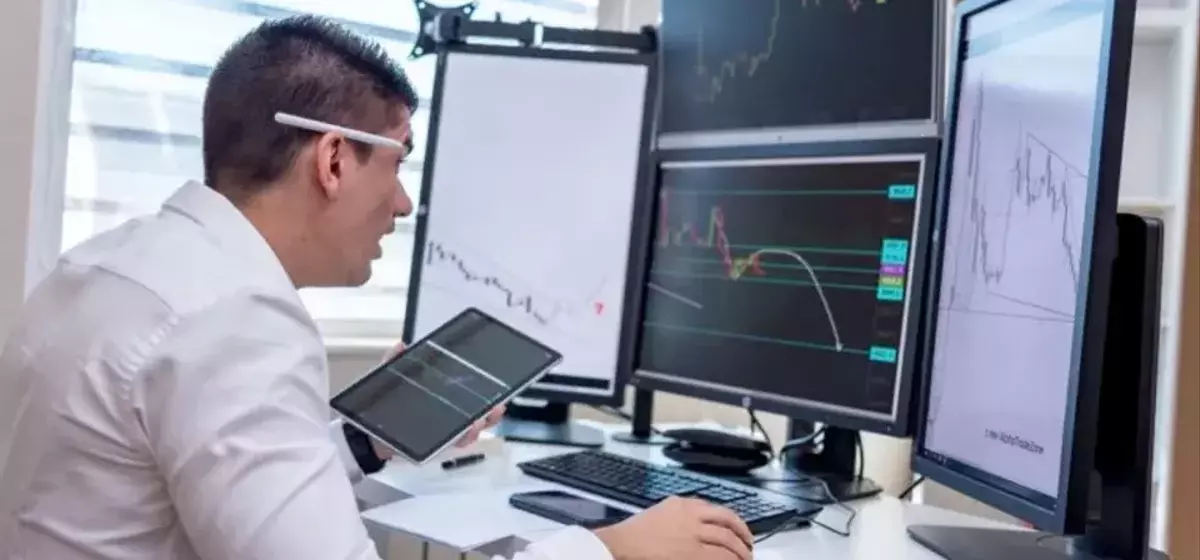 AI's Latest Moves: Claude AI Divests from ServiceNow and Inter & Co, Sparking Investor Debate