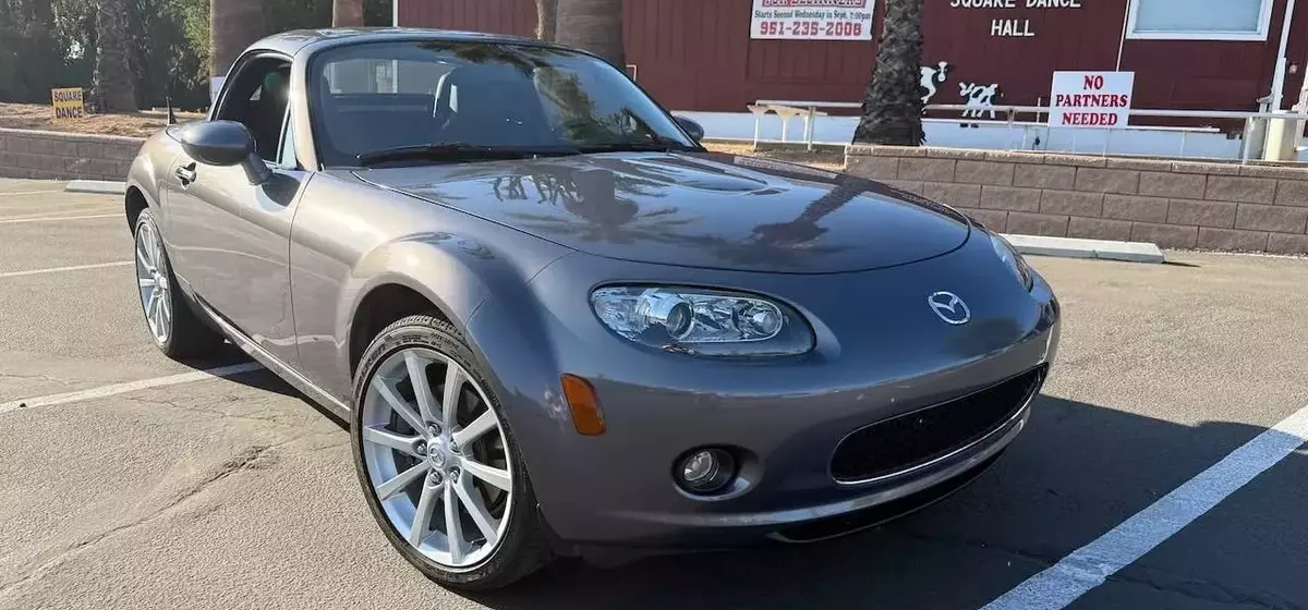 2007 Mazda MX-5 Miata MT: A Grand Touring Roadster with Modern Upgrades