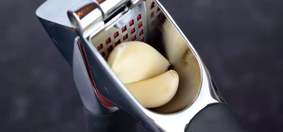 Choosing the Best Garlic Press: A Comprehensive Review
