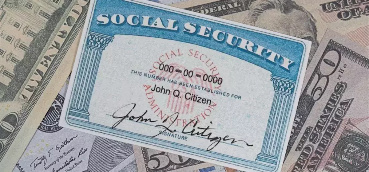 Optimal Social Security Claiming Strategies: Early vs. Delayed Benefits