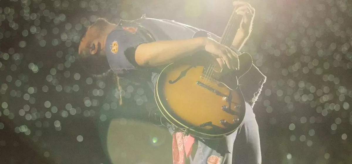 Noah Kahan's Emotional Resonance at the Rose Bowl