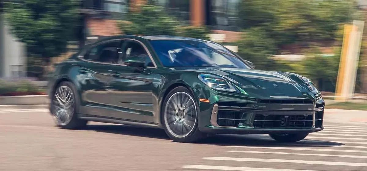 2027 Porsche Panamera Turbo E-Hybrid / Turbo S E-Hybrid: A Dual-Nature Luxury Performance Sedan