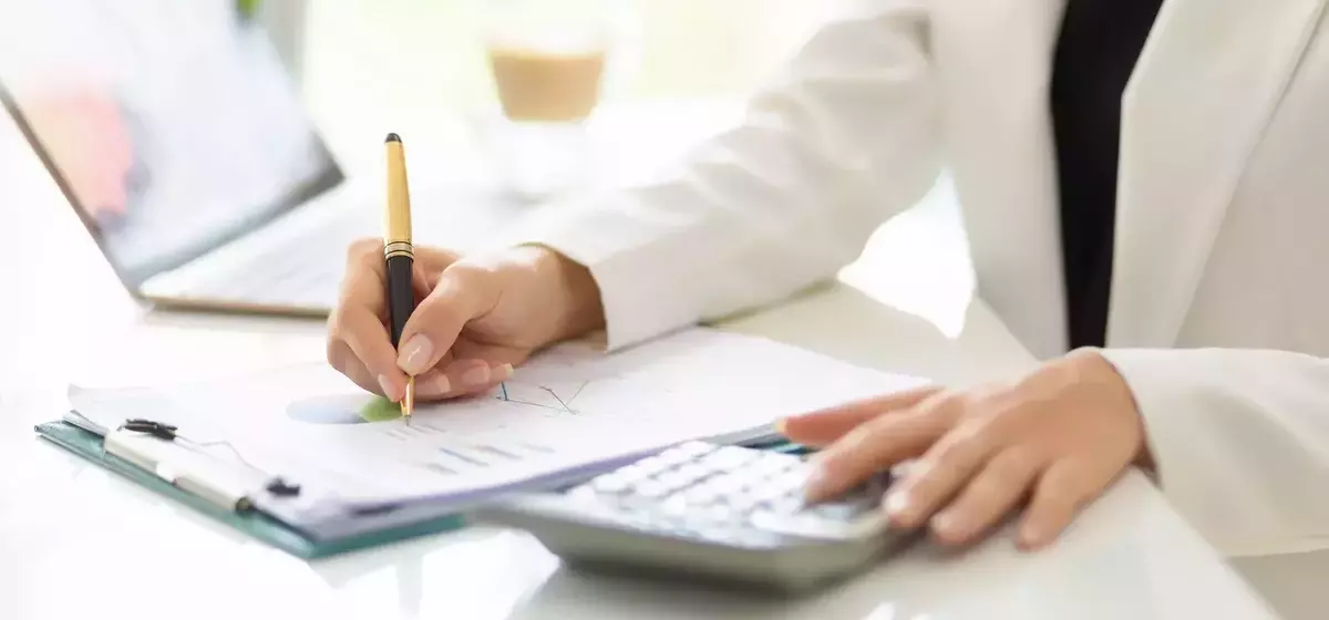 Understanding Currency Swaps and Their Role in Financial Risk Management
