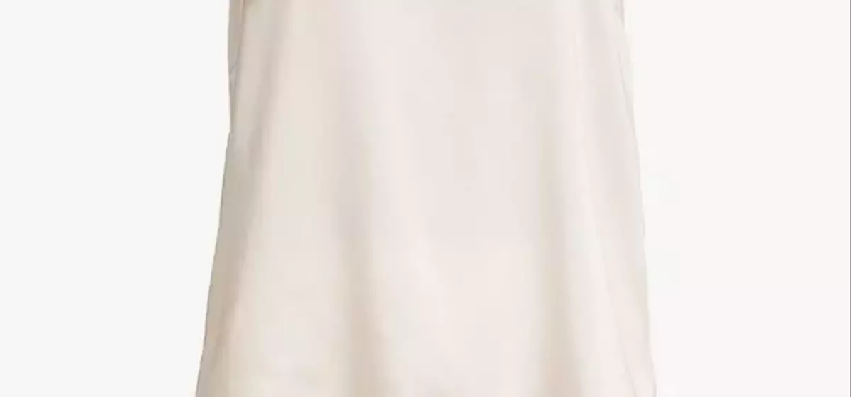 Elegant Bridal Attire for Your Wedding Day Preparations