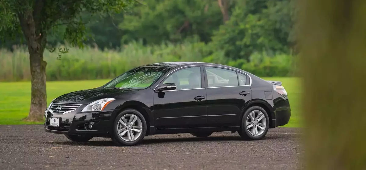 Rare 2012 Nissan Altima 3.5 SR with Low Mileage Hits the Market
