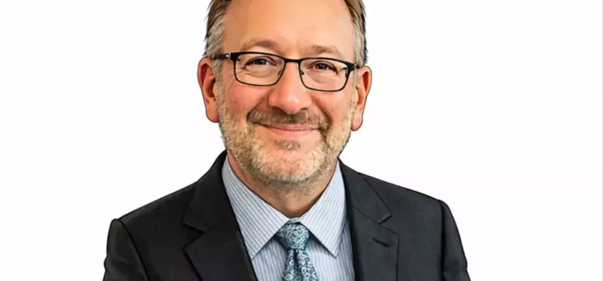 Seth Klarman's Investment Strategy: A Deep Dive into Genuine Parts Company (GPC)