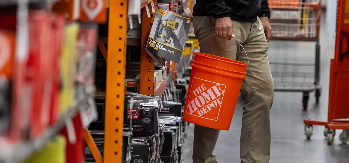 Home Depot Exceeds Q2 Expectations as Customers Prioritize Smaller Home Projects Amidst Stagnant Housing Market