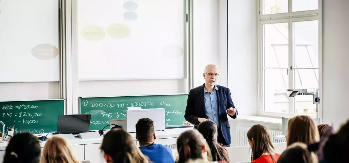 MBA vs. Executive MBA: Choosing the Right Business Education