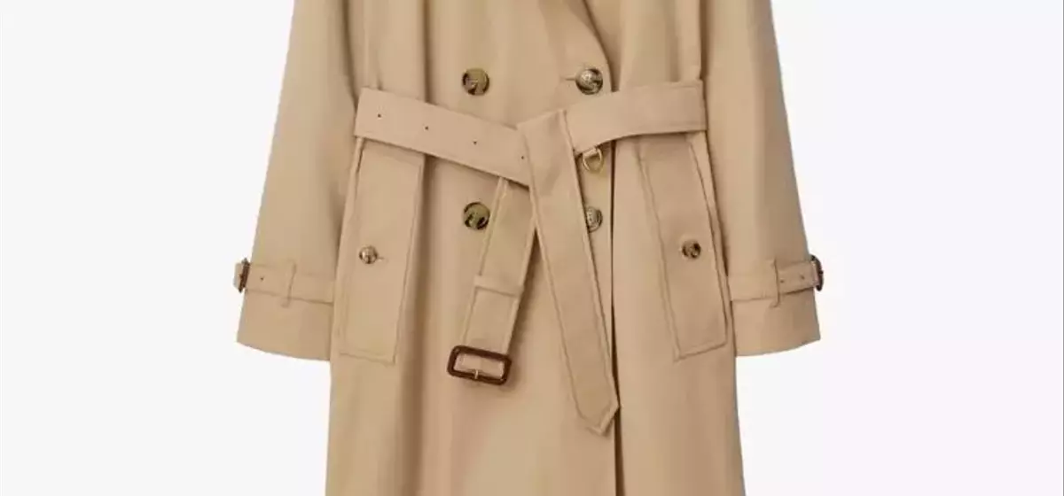 The Enduring Appeal of Women's Trench Coats: A Timeless Wardrobe Essential