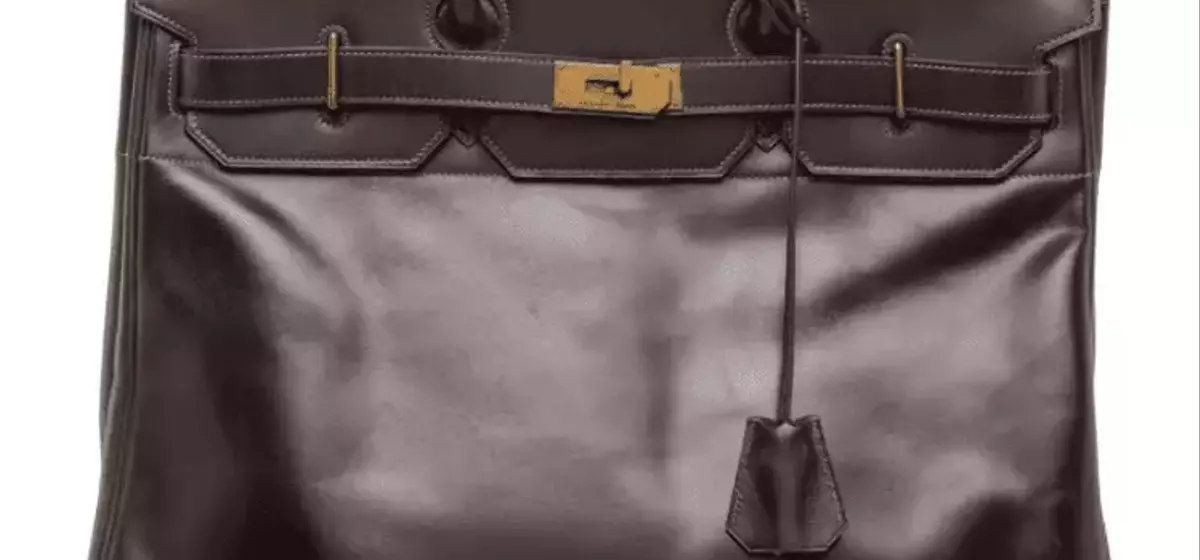 The Rise of Men's Luxury Handbags: Style and Practicality Combined