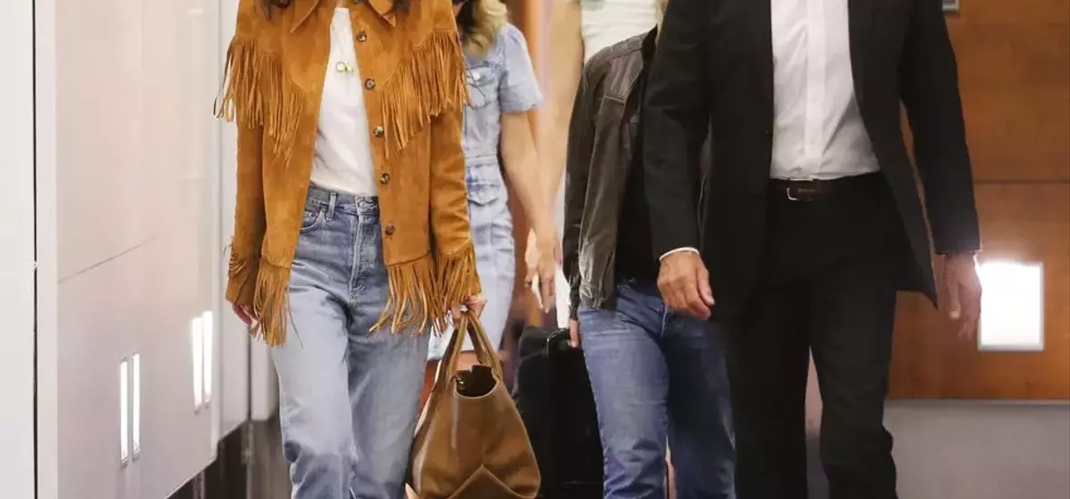 Celebrity Airport Style: Effortless and Chic Travel Outfits