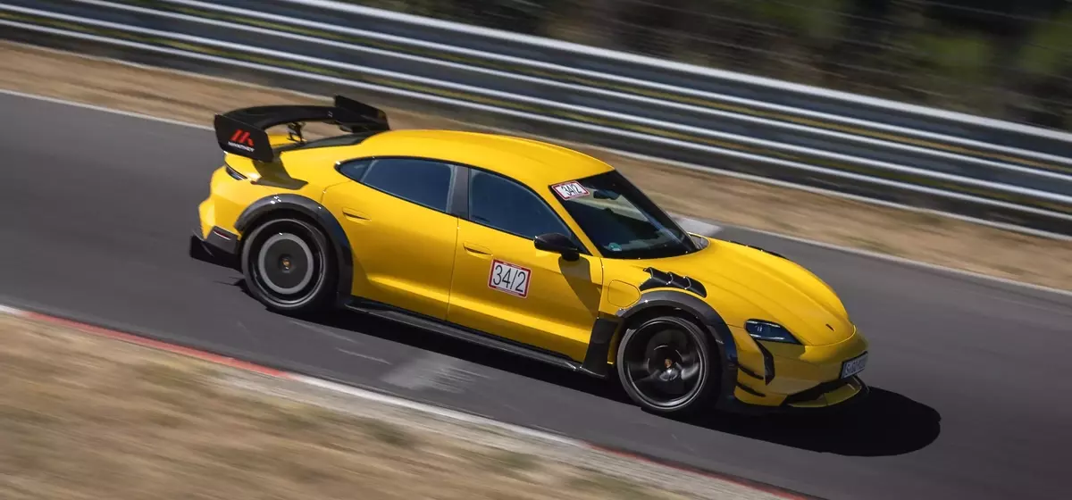 Porsche Taycan Turbo GT: Manthey Racing Kit Elevates Track Performance