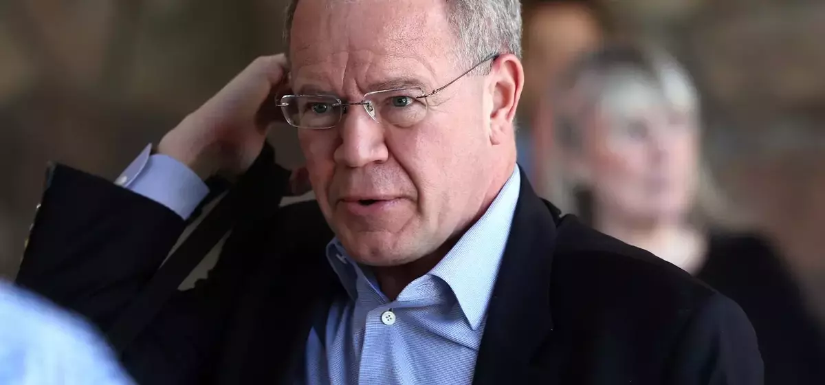 From Modest Savings to Mammoth Fortune: The Ted Weschler Investment Journey