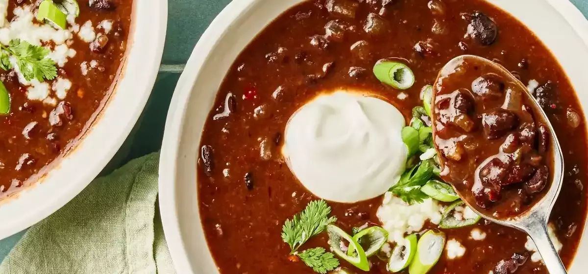 Simple Ingredients, Extraordinary Flavors: Mastering Minimalist Cuisine