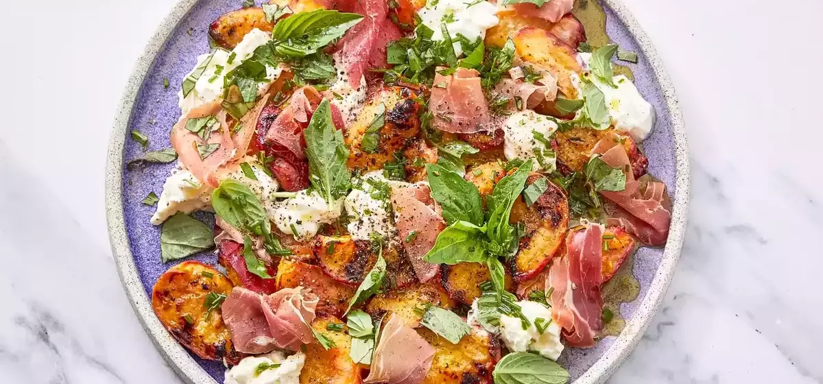 20 Revitalizing Summer Salads: A Culinary Journey Through Seasonal Flavors
