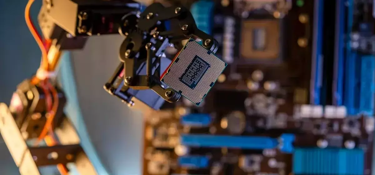 Micron's Cycle-Free Future: A Transformative Bet on AI and Research