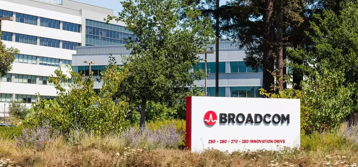Broadcom's AI Semiconductor Future and Market Position: A Hold Rating Assessment
