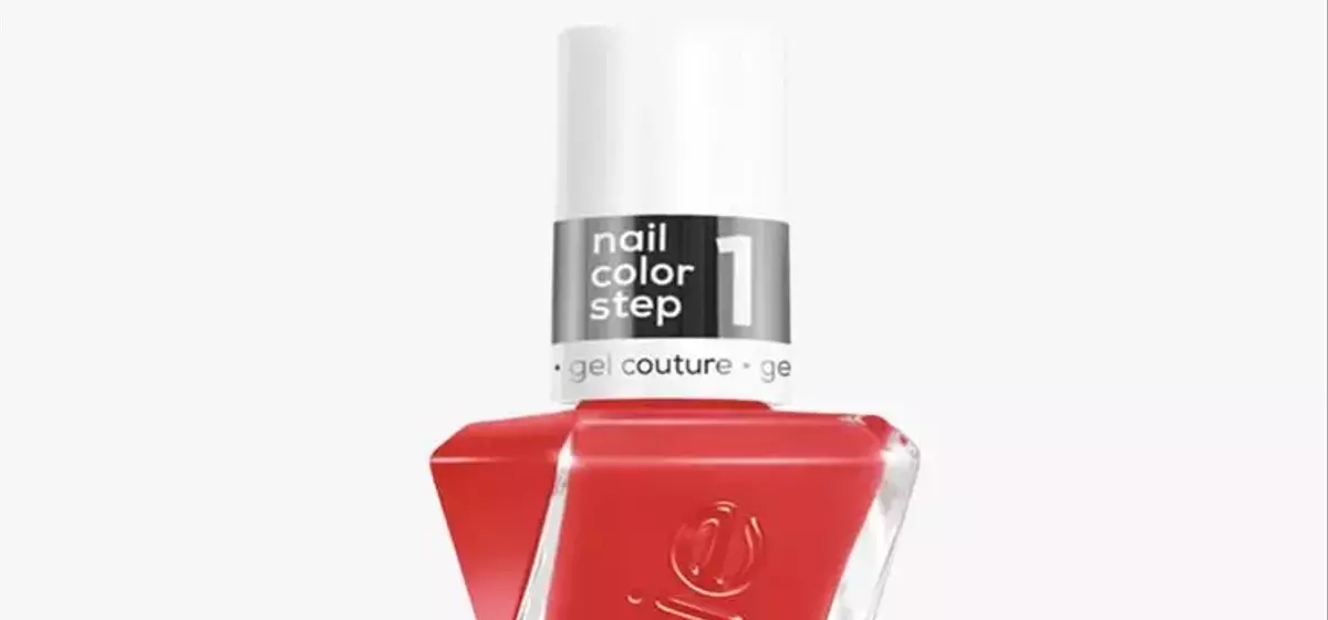 The Rise of Tomato Red Nails: A Summer Trend Embraced by Celebrities