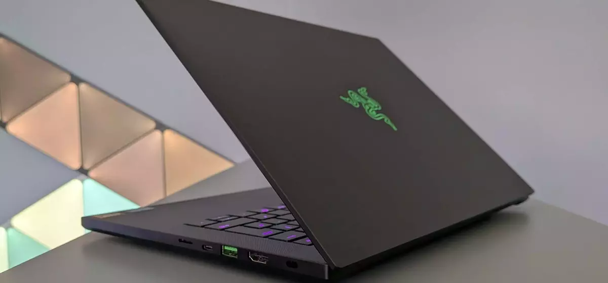 Redditor Lands Unexpected Razer Blade 18 Upgrade, Saving Thousands