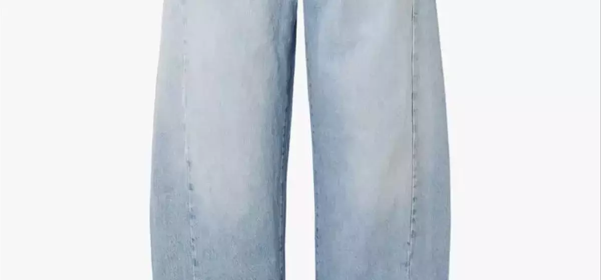 Embrace the "Barrel" Trend: Six Chic Ways to Style Barrel-Leg Jeans