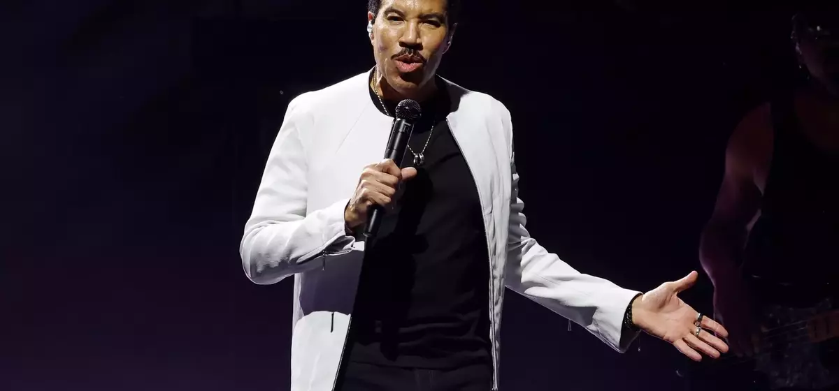 Music Icon Lionel Richie Hospitalized Post-Concert