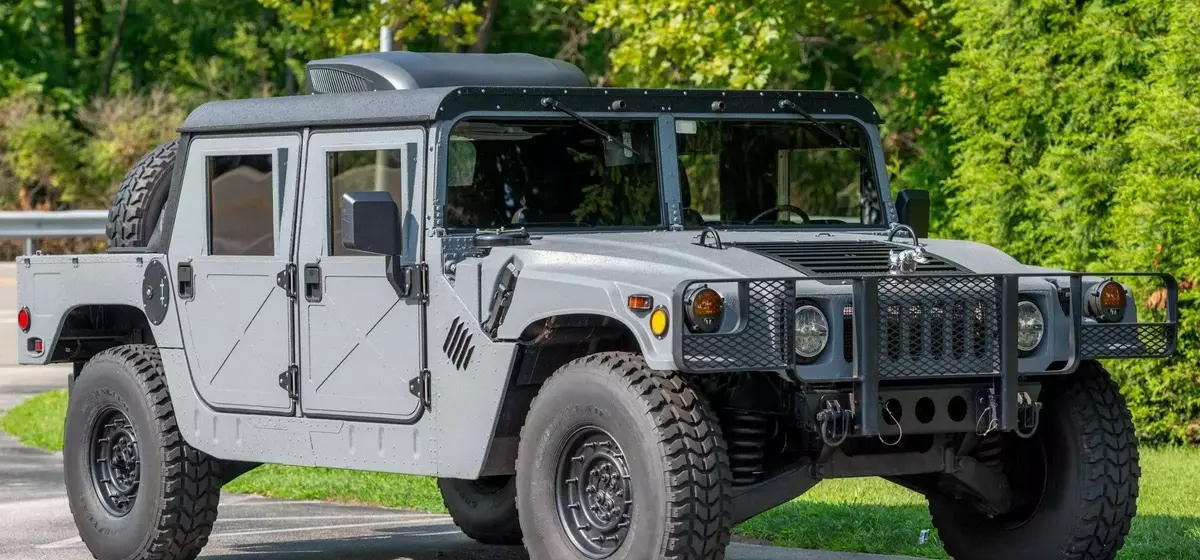 The Road-Legal 1989 AM General M998 HMMWV: A Detailed Review