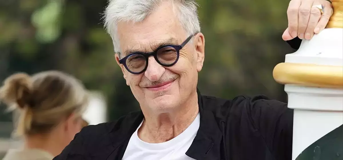 Wim Wenders Clarifies Filmmakers' Political Stance: Art as an Antidote, Not Politics