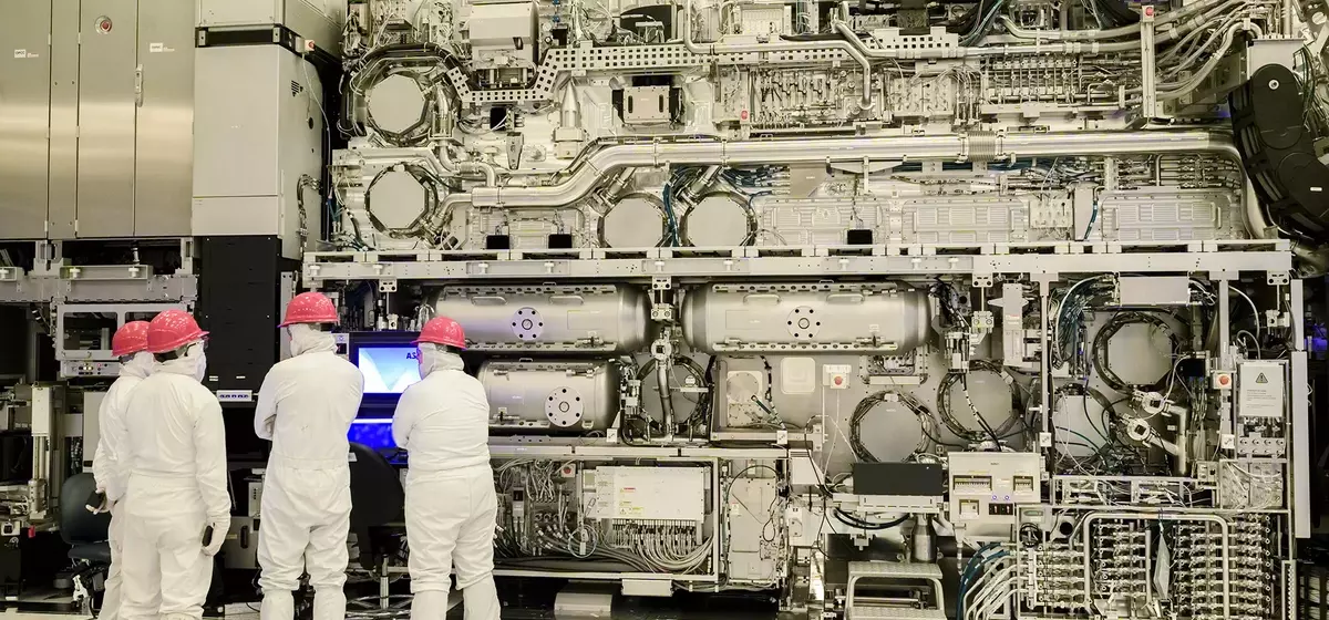 Chipmakers Embrace Advanced EUV Technology for Next-Gen Processors
