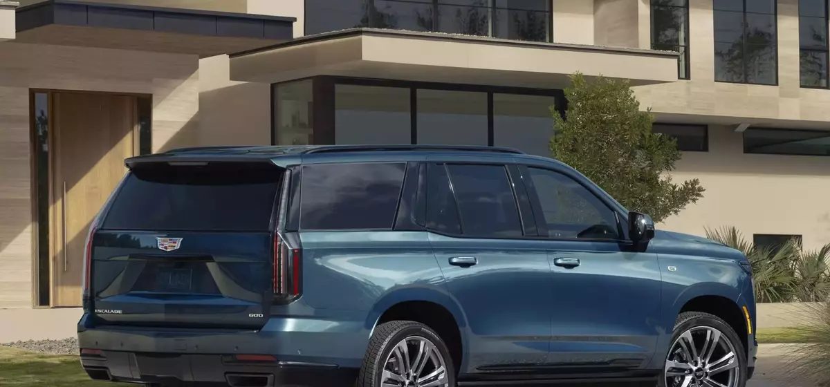 Software Glitch Disables Cadillac Escalade Heated Seats in High Temperatures