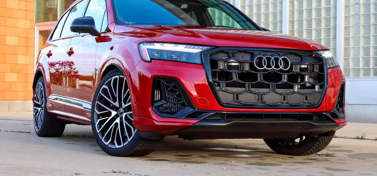 Review of the 2025 Audi SQ7: Performance, Luxury, and Family Utility