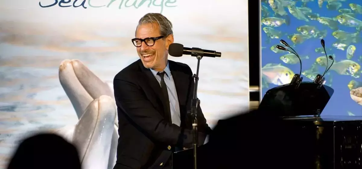Jeff Goldblum to host SNL U.K. Season 2 Premiere, Honored by Oceana for Environmental Advocacy