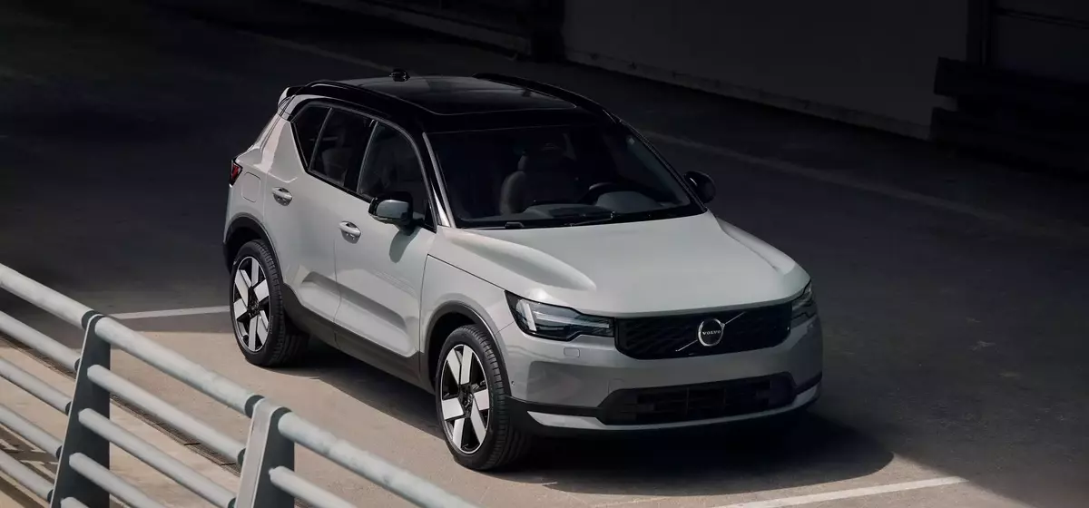 Unveiling the Refreshed 2028 Volvo XC40: A Design and Performance Evolution