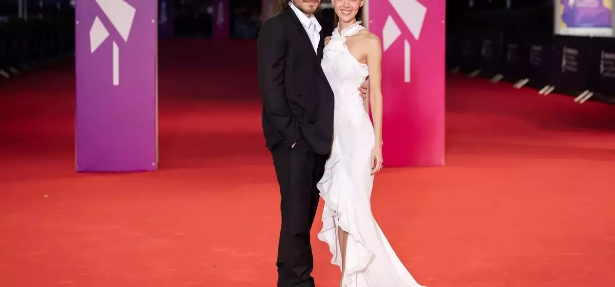 Brooklyn and Nicola Peltz Beckham's Romantic Red Carpet Return