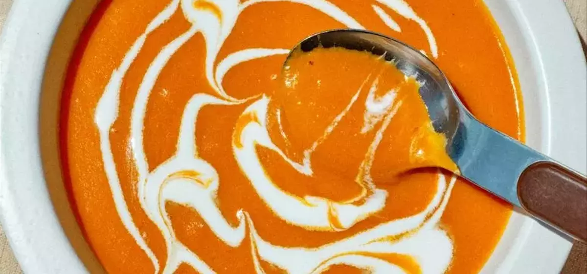Effortless Autumn Comfort: The 3-Ingredient Curry Pumpkin Soup