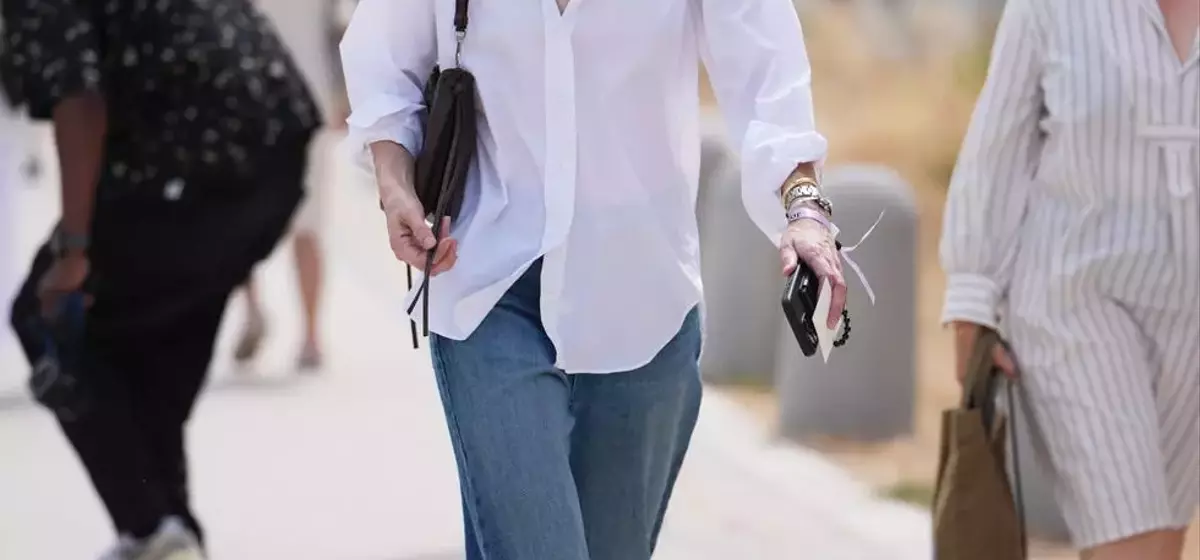 The French Girl's Essential Wardrobe: Curating Timeless Style