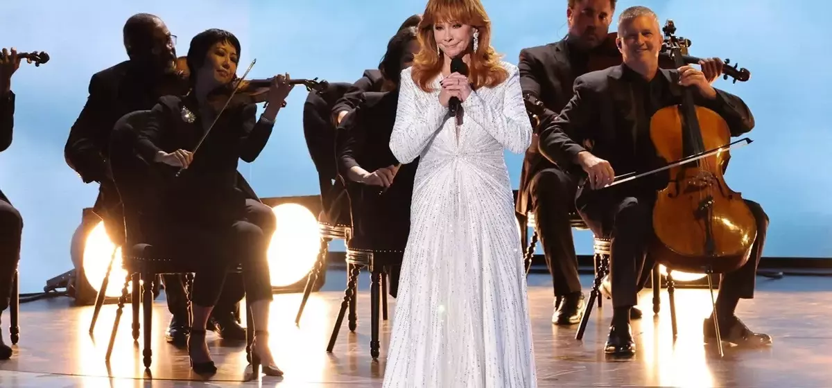 A Touching Tribute to Dolly Parton at the Emmys